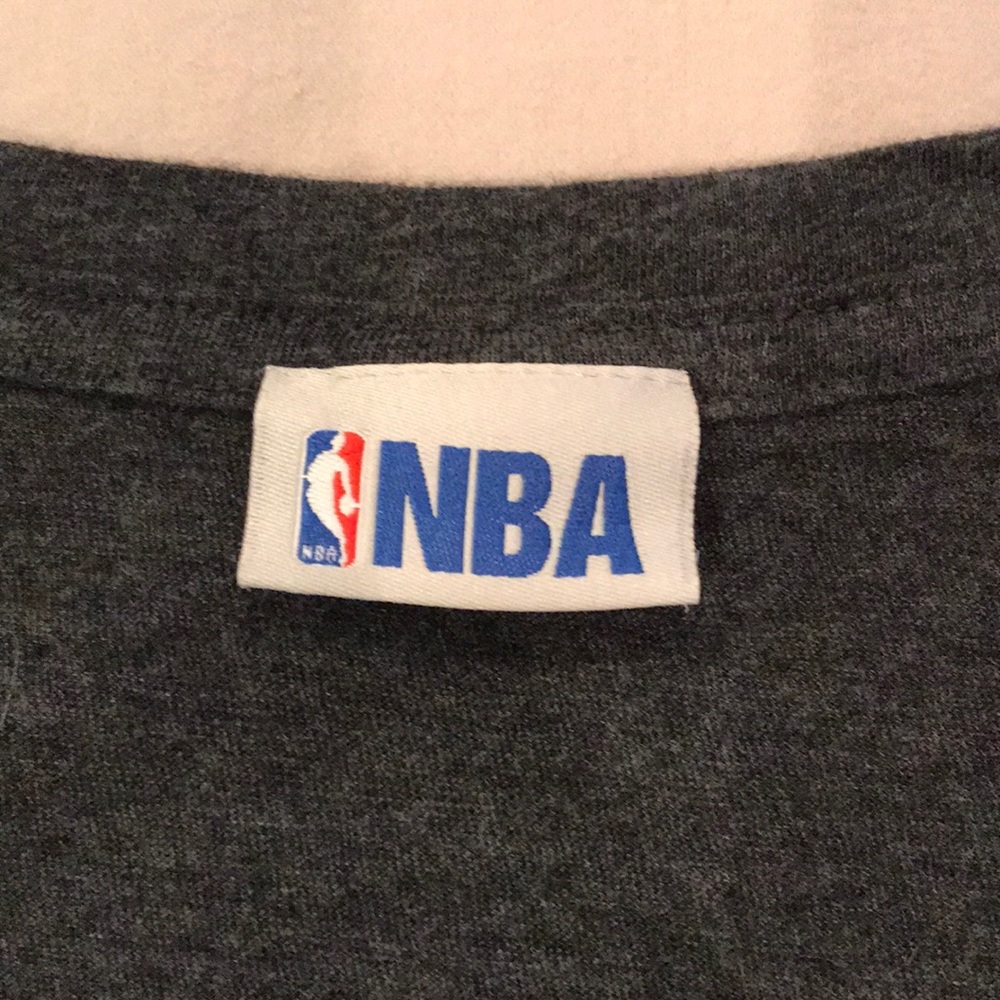 🏀Women’s San Antonio Spurs shirt🏀 - Picture 3 of 3